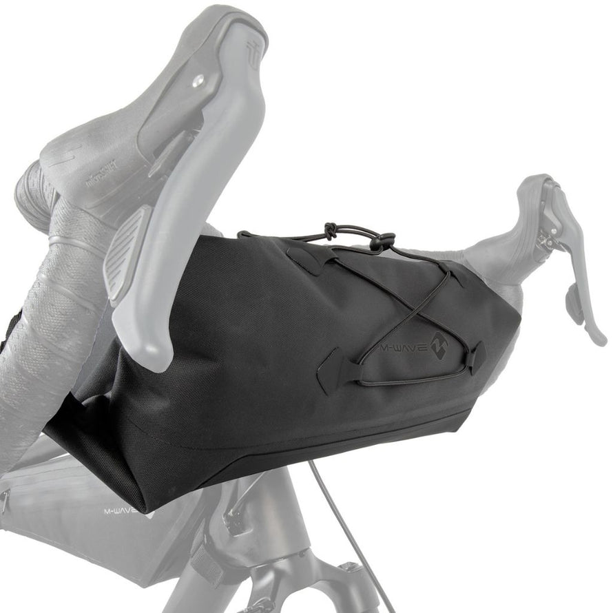 sacoche de guidon m-wave rough ride ii installée sur guidon gravel pour le bikepacking
