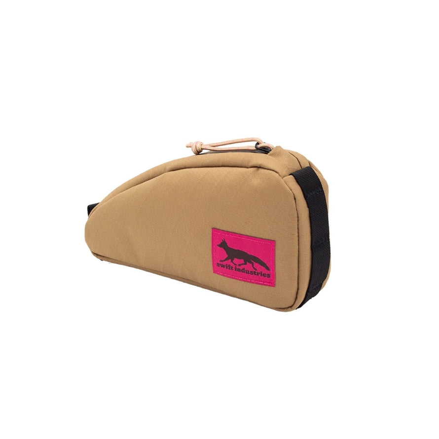 Sacoche top tube Moxie Swift Industries couleur camel avec fermeture zippée pour rangement vélo pratique et design