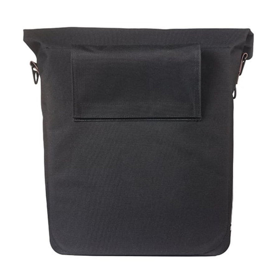 Sacoche vélo Basil City Shopper MIK 16L noire compacte avec fermeture sécurisée pour usage urbain quotidien