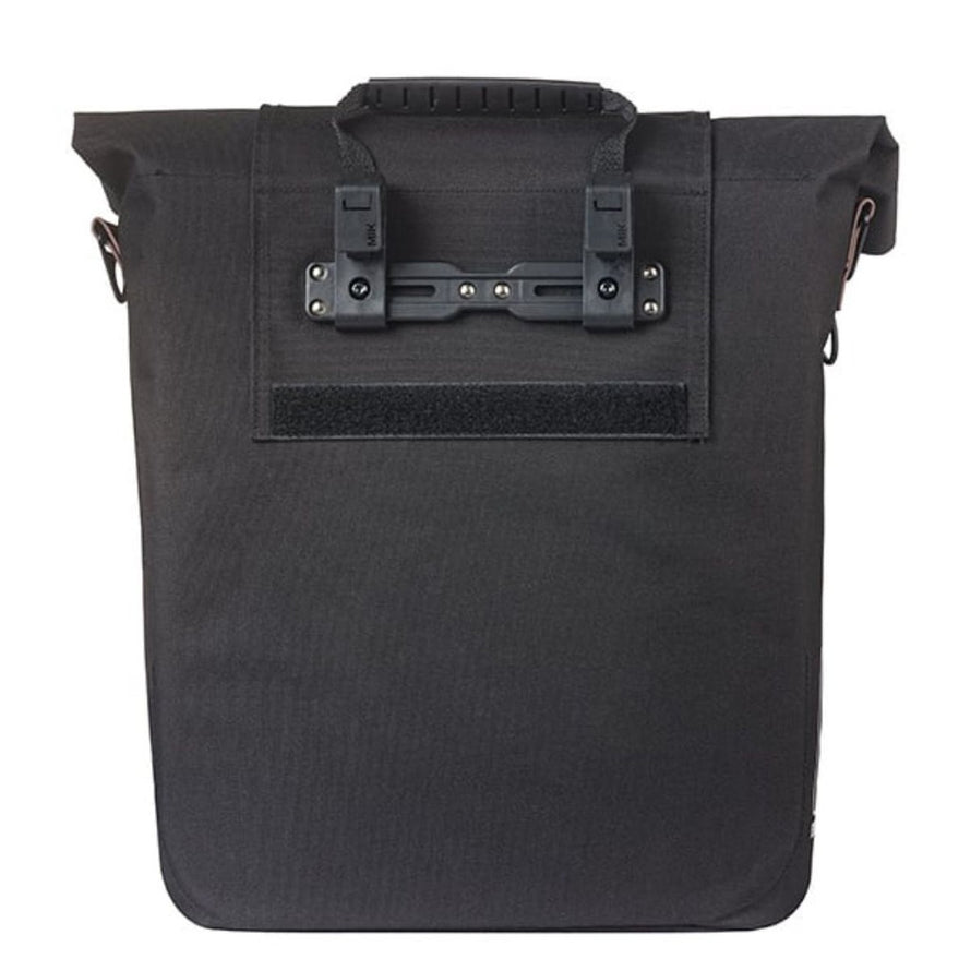 Sacoche vélo Basil City Shopper MIK 16L noire avec fixation rapide et grande capacité pour usage urbain