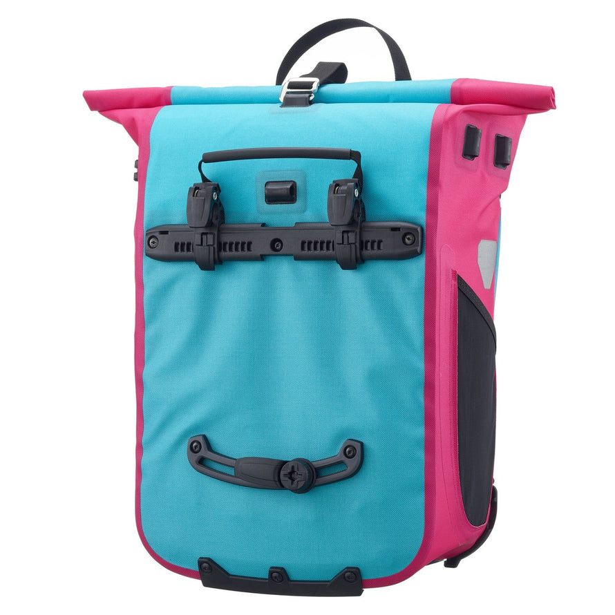 Sacoche vélo convertible sac à dos Vario Ortlieb vue arrière avec fixation QL3 bleu et rose