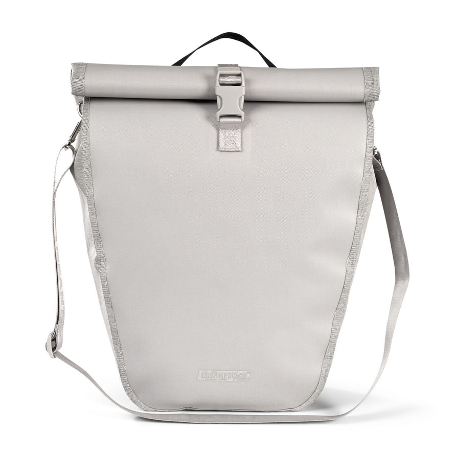 Sacoche vélo étanche Urban Proof District 20L gris clair, idéale pour les trajets urbains avec style et fonctionnalité