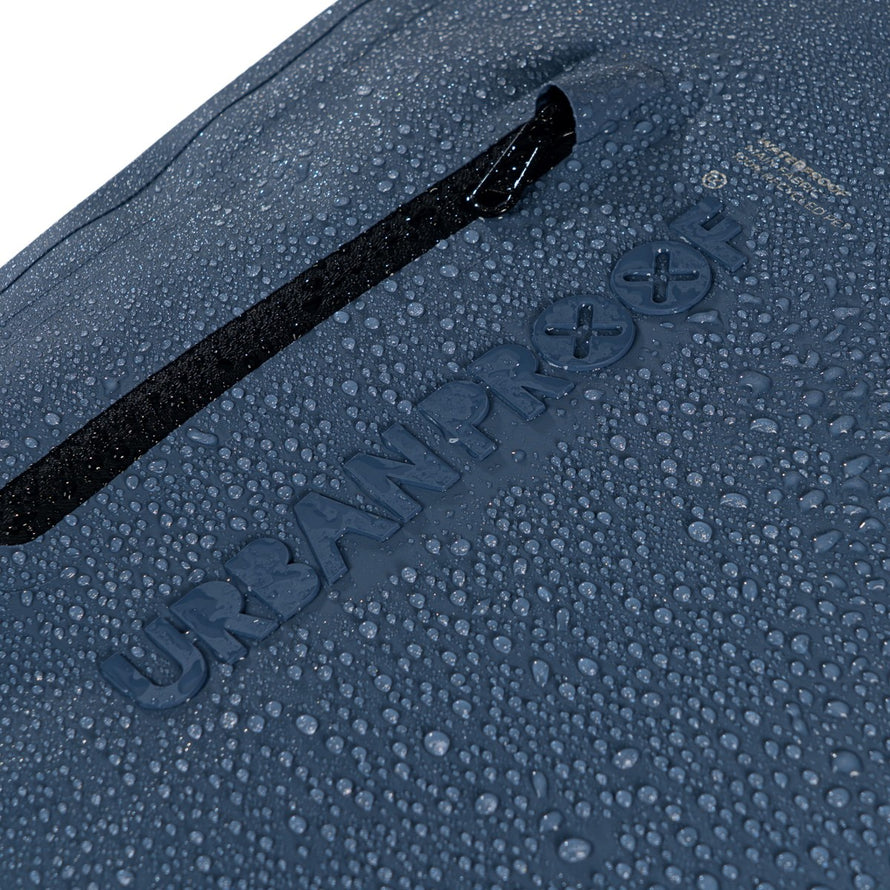 Sacoche vélo Urban Proof Storm All Weather 20L bleue, étanche et résistante aux intempéries pour cyclistes urbains