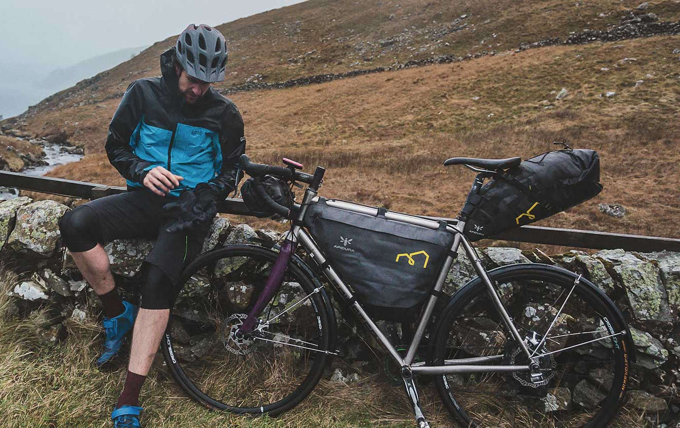 Présentation de la gamme de sacoches Apidura