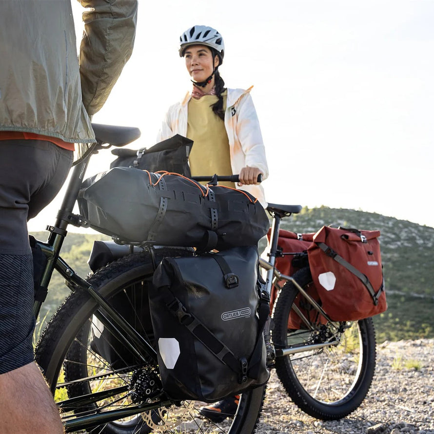 Sacoches arriere Ortlieb Back Roller Free 2x20L noir et rouge, etanches et pratiques pour voyages a velo