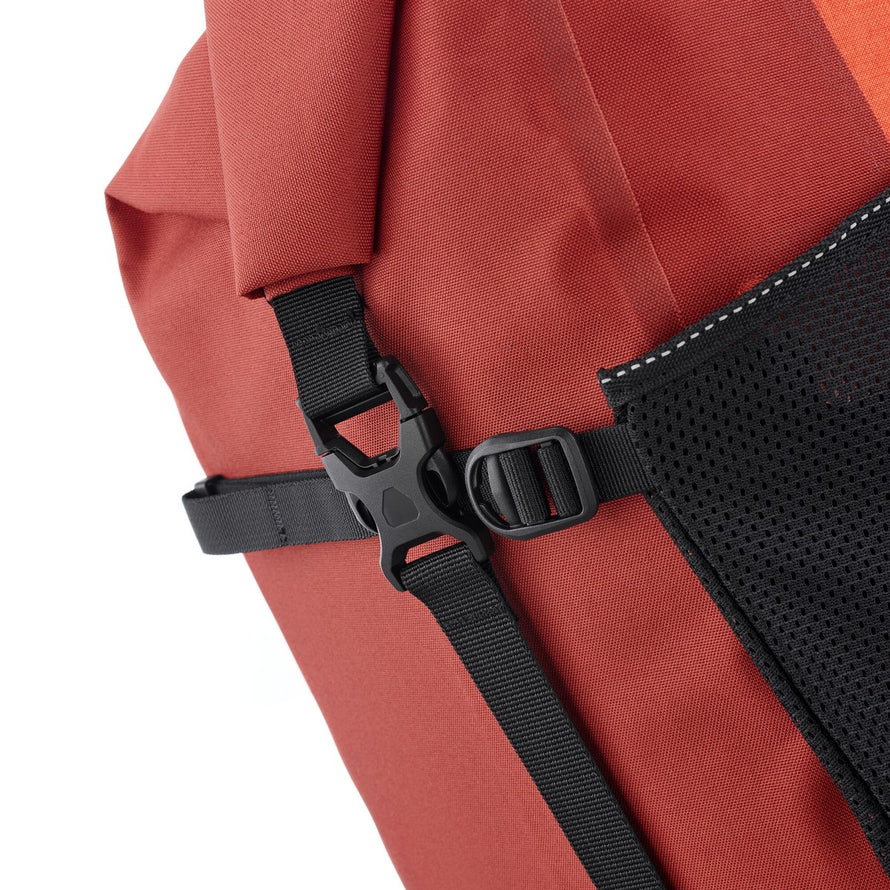 Fixation par clip robuste des sacoches arriere Ortlieb Back Roller Pro Plus 2 x 35L pour velo etanche