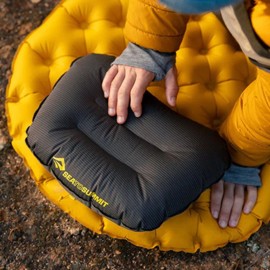 Oreiller gonflable Sea to Summit Aeros UltraLight, compact et ultra léger pour un sommeil réparateur en plein air