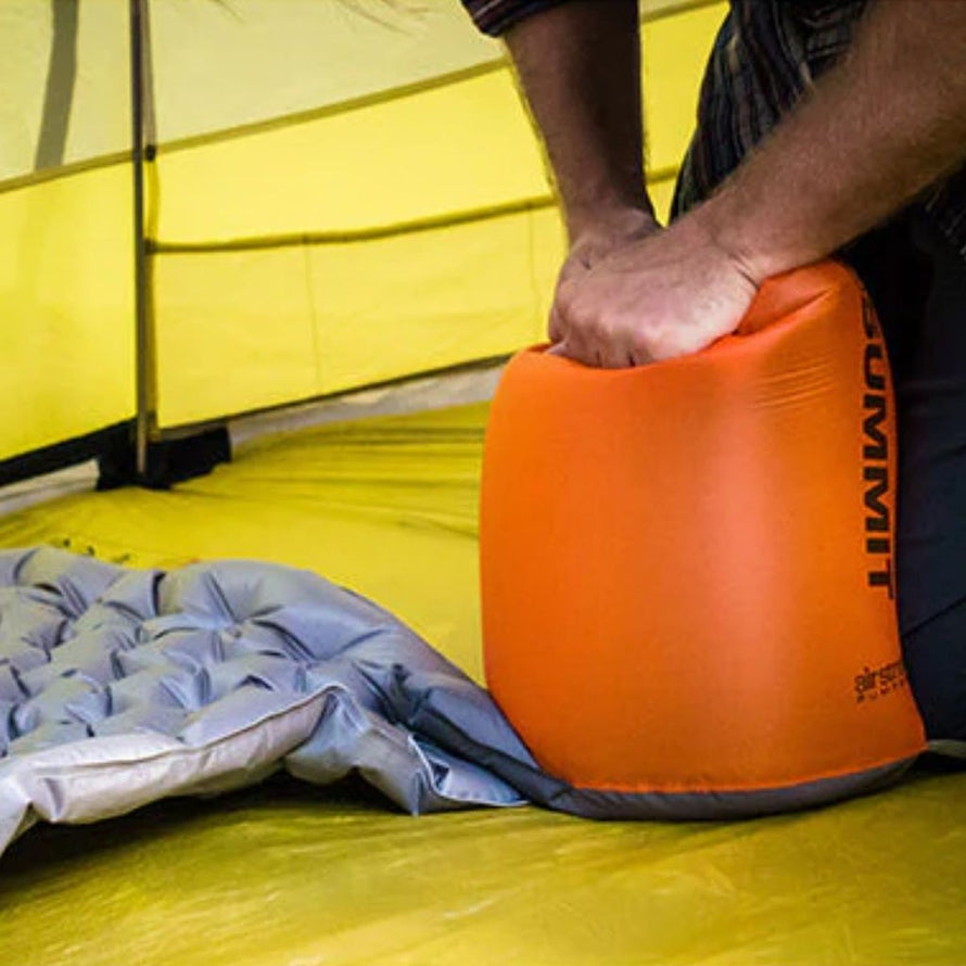Sac pompe etanche Air Stream 20L Sea to Summit pour proteger et gonfler votre matelas en plein air