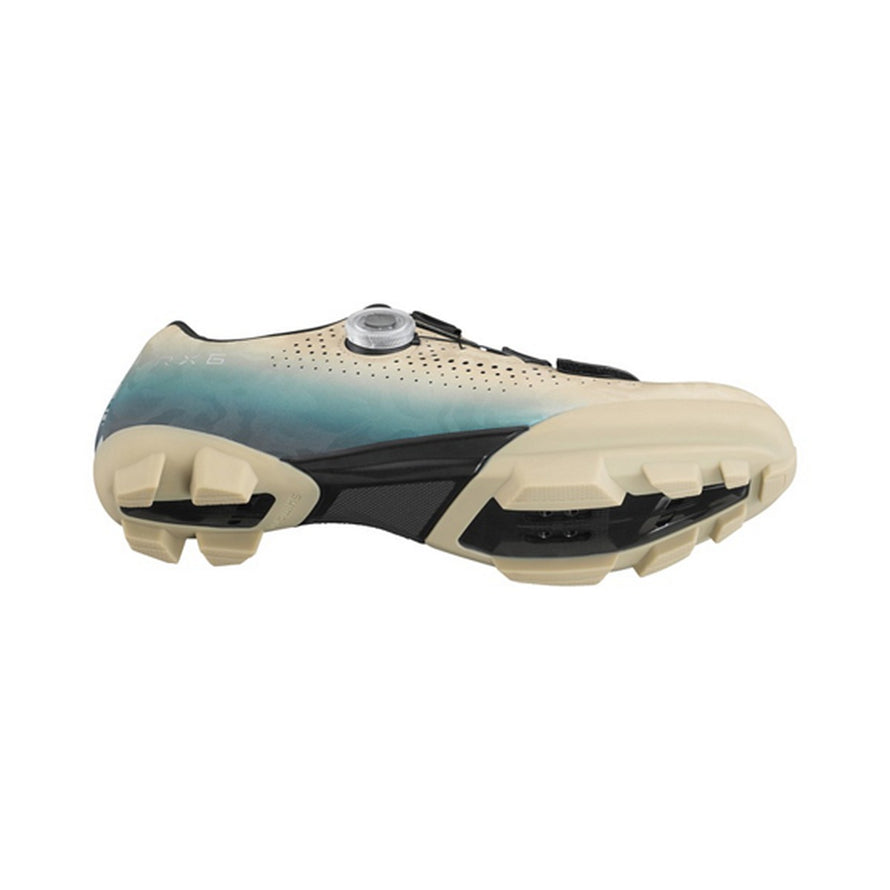 Semelle exterieure robuste des chaussures gravel homme Shimano SH-RX600 SPD pour meilleure traction et durabilite
