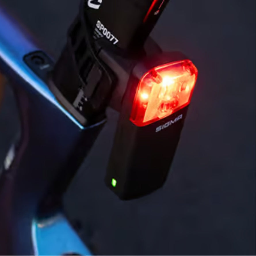 Feu arriere velo Sigma Reco 81 Link avec systeme de freinage automatique pour une visibilite accrue