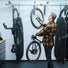Rangement mural vélo Stashed SpaceRail 8 vélos avec crochets pivotants pour optimiser espace et organisation