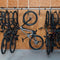 Support mural Stashed SpaceRail pour 8 vélos avec crochets rotatifs, rangement vélo pratique et gain de place