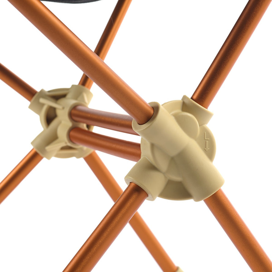 Armature robuste en aluminium orange de la chaise pliable legere Corto modele pour usage outdoor et cyclisme