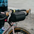 Sacoche guidon vélo Swift Industries Bandito Si600 noire compacte et résistante pour bikepacking et voyages à vélo