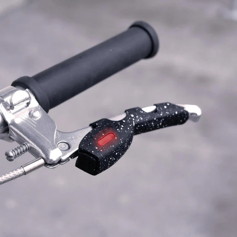 Capteur vélo intelligent pour signaler le freinage aux voitures derrière vous