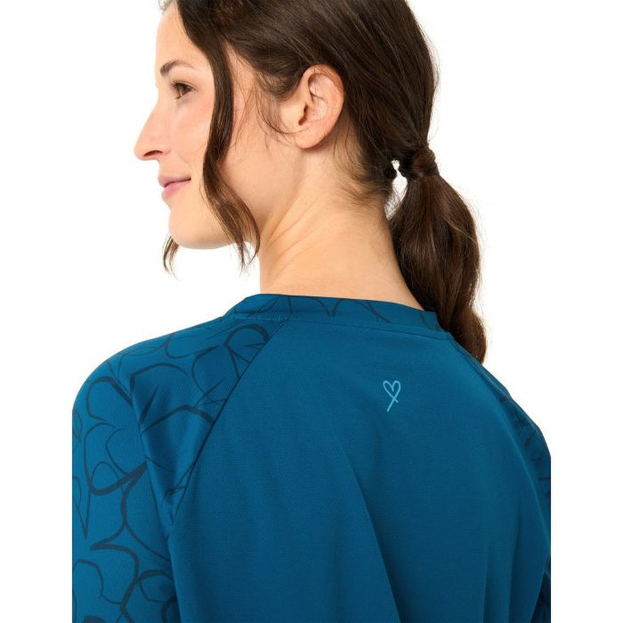 T-Shirt Femme Vaude Neyland 3/4 bleu avec dos uni et petit logo coeur pour cyclisme confortable