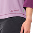 Détail logo brodé T-Shirt Vaude Neyland 3/4 Femme rose avec coutures contrastées pour cyclisme