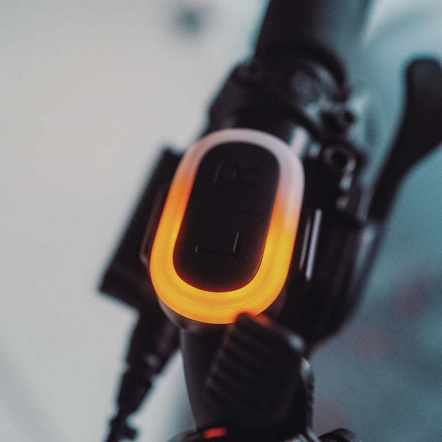 Commandes directionnelles de la télécommande ABUS HYP-E pour clignotants de casque vélo