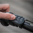 Telecommande Cosmo Connected modele Cosmo Ride pour controle facile du feu arriere connecte avec clignotants velo