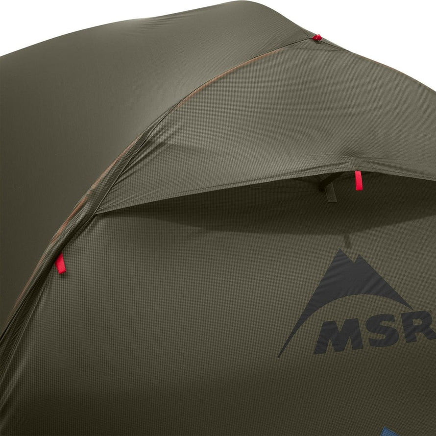 Détail de la ventilation extérieure de la tente MSR Hubba Hubba HD 2P pour une aération optimale en bivouac