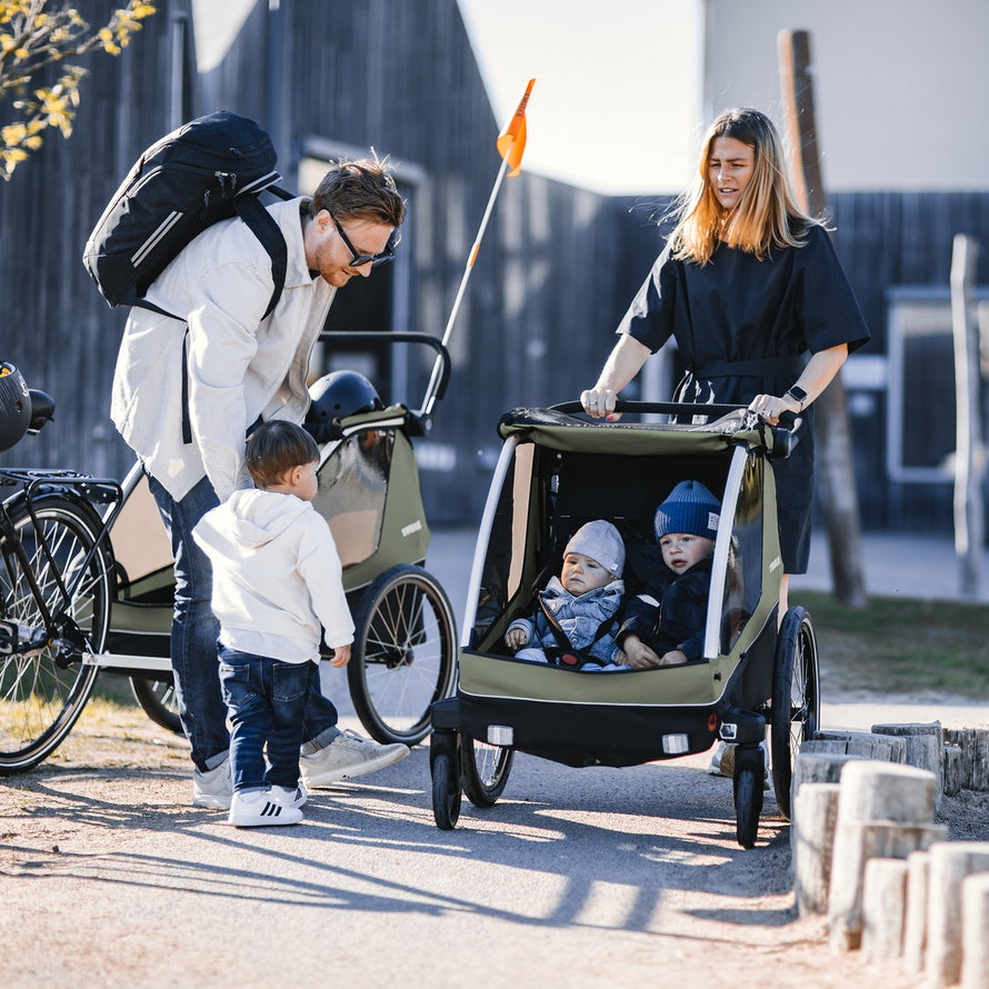 Remorque enfant Thule Courier 2 places transformable en poussette et cargo pour balades urbaines en toute sécurité