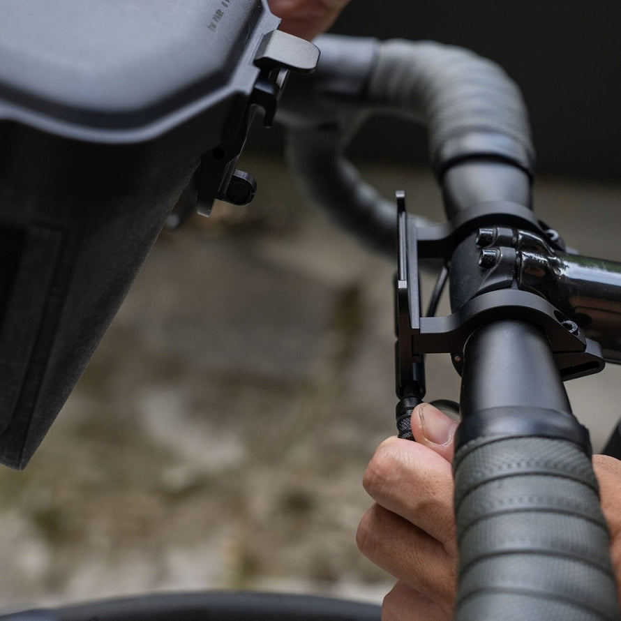 Sacoche rigide Topeak Elementa Dry BarBag avec adaptateur multi-montage pour guidon de vélo étanche et robuste