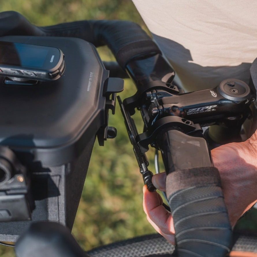 Sacoche de guidon rigide Topeak Elementa Dry BarBag avec adaptateur multi-montage, étanche et pratique pour vélo