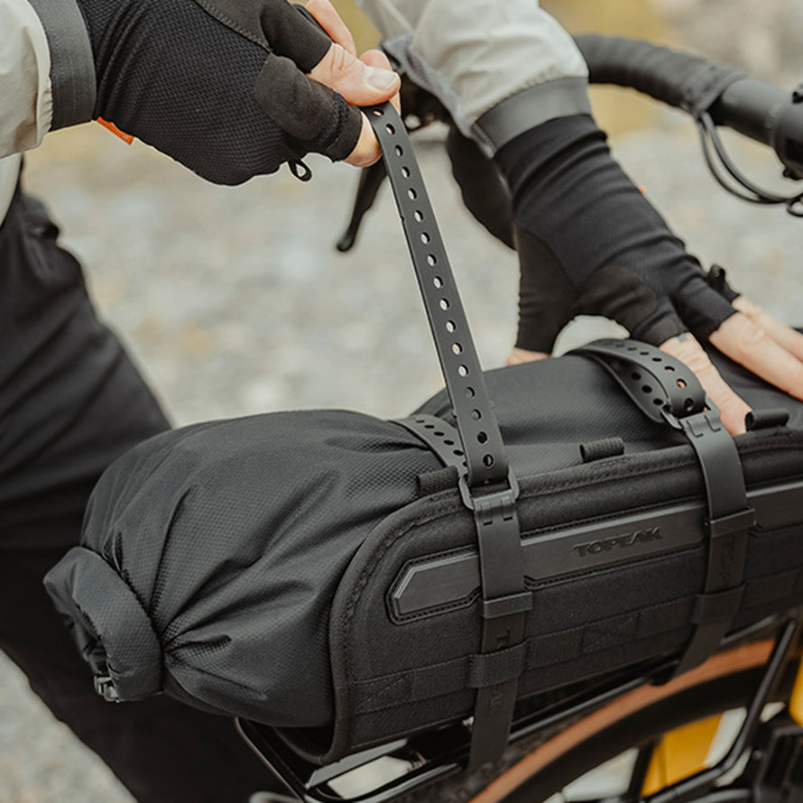 Sacoche Topeak RackLoader DryBag noire avec fixation ajustable pour vélo, robuste et résistante à l'eau