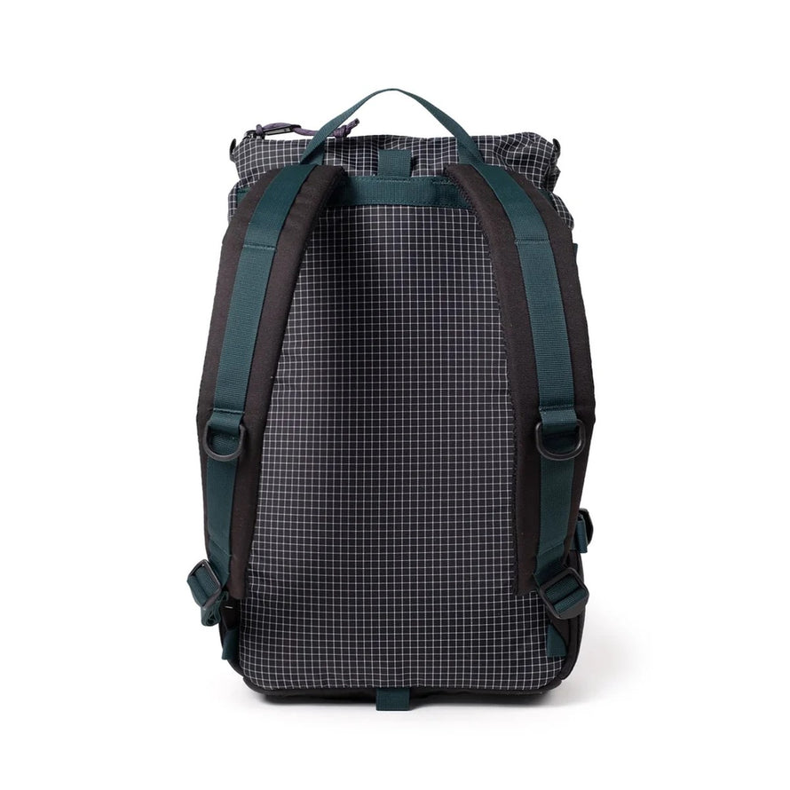 Sac à dos vélo Topo Designs Rover Pack Classic 20L vue dos, noir à carreaux avec bretelles confortables