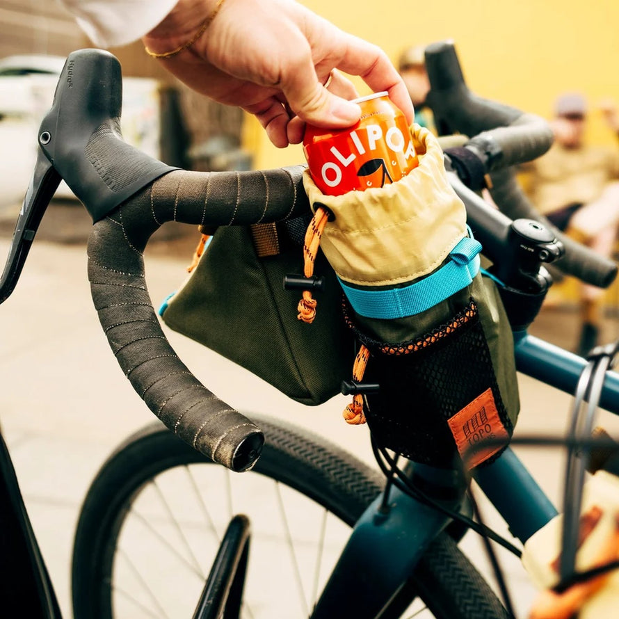 Sac porte-gourde Topo Designs Mountain Hydro Sling 950 ml fixé au guidon pour cyclisme urbain et aventures outdoor