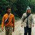 Sacoche banane Topo Designs Mountain Waist Pack 1L portée en randonnée, idéale pour transporter l'essentiel avec style