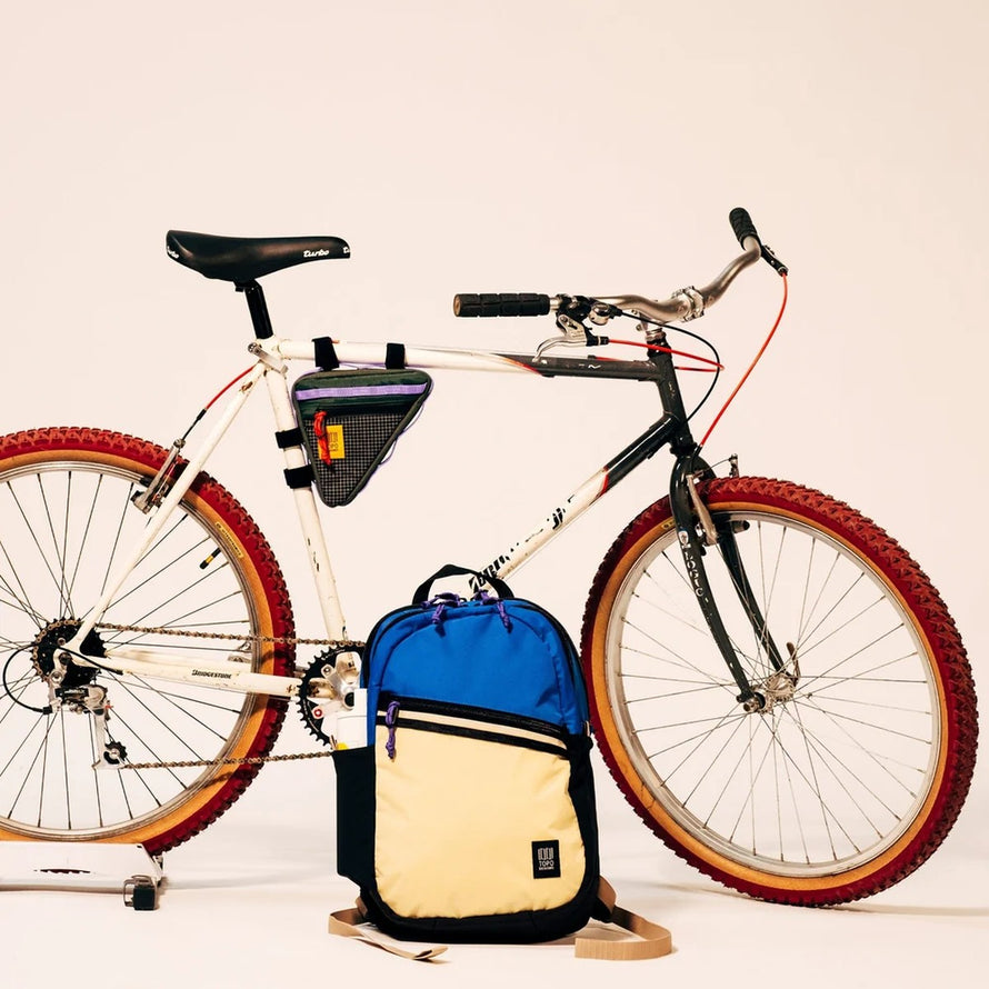 Sacoche cadre vélo Topo Designs Bike Frame Bag 1L, robuste et pratique pour transporter vos essentiels