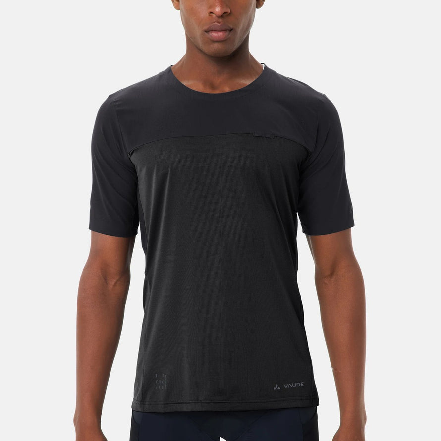T-shirt vélo homme Vaude Kuro II avec poches ergonomiques, tissu technique léger et respirant
