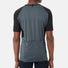 T-shirt vélo homme Vaude Kuro II gris et noir avec poches arrière pratiques et tissu technique respirant