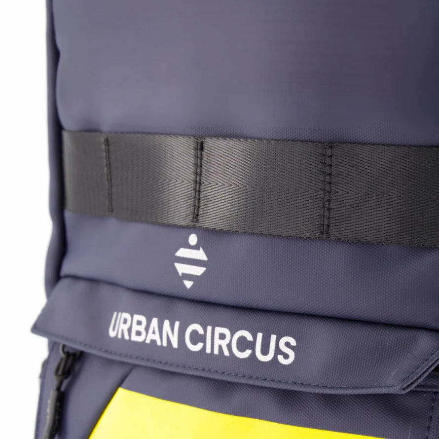 Sac à dos convertible Escaper Urban Circus bleu et jaune, idéal pour cyclistes urbains à la recherche de praticité