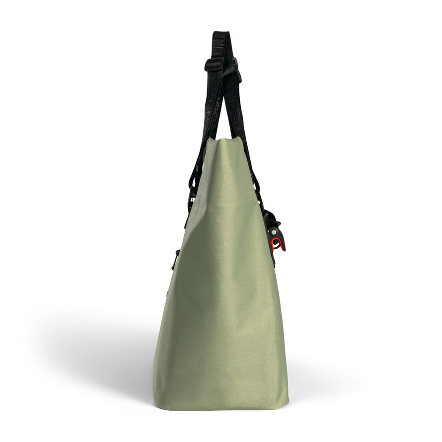 Sacoche vélo shopper Urban Proof Knox 25L vert clair avec éléments réfléchissants pour cyclisme urbain sécurisé