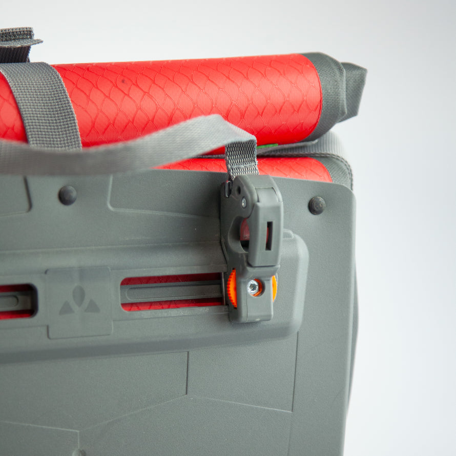 Sacoche occasion porte bagages Vaude Aqua Front 14L Rouge VENDUE A L'UNITE