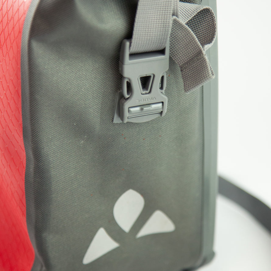 Sacoche occasion porte bagages Vaude Aqua Front 14L Rouge VENDUE A L'UNITE