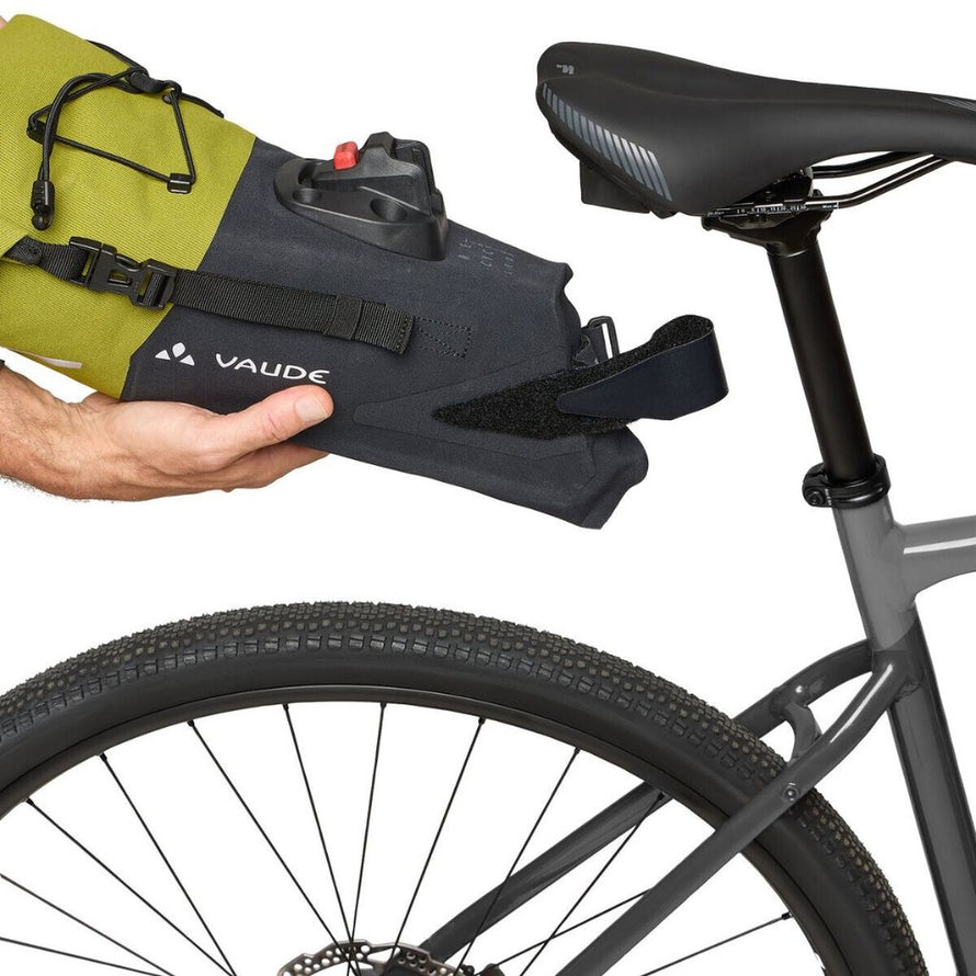 Sacoche de selle Trailsaddle Vaude vert anis et noir, idéale pour le rangement sécurisé et étanche sous la selle de vélo