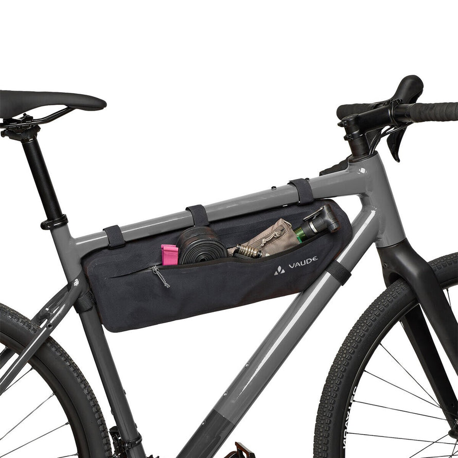 Sacoche de cadre Vaude Trailframe L noire imperméable, idéale pour ranger accessoires en bikepacking et sorties vélo