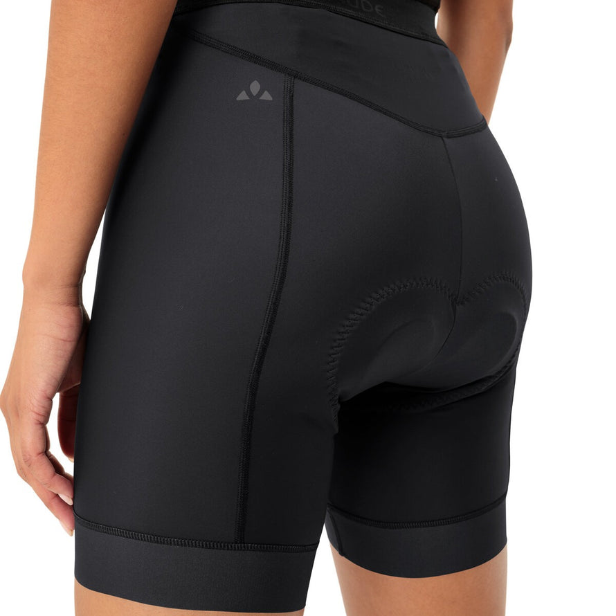 Short cyclisme femme Vaude Posta noir avec coupe ergonomique pour un confort optimal lors de longues sorties