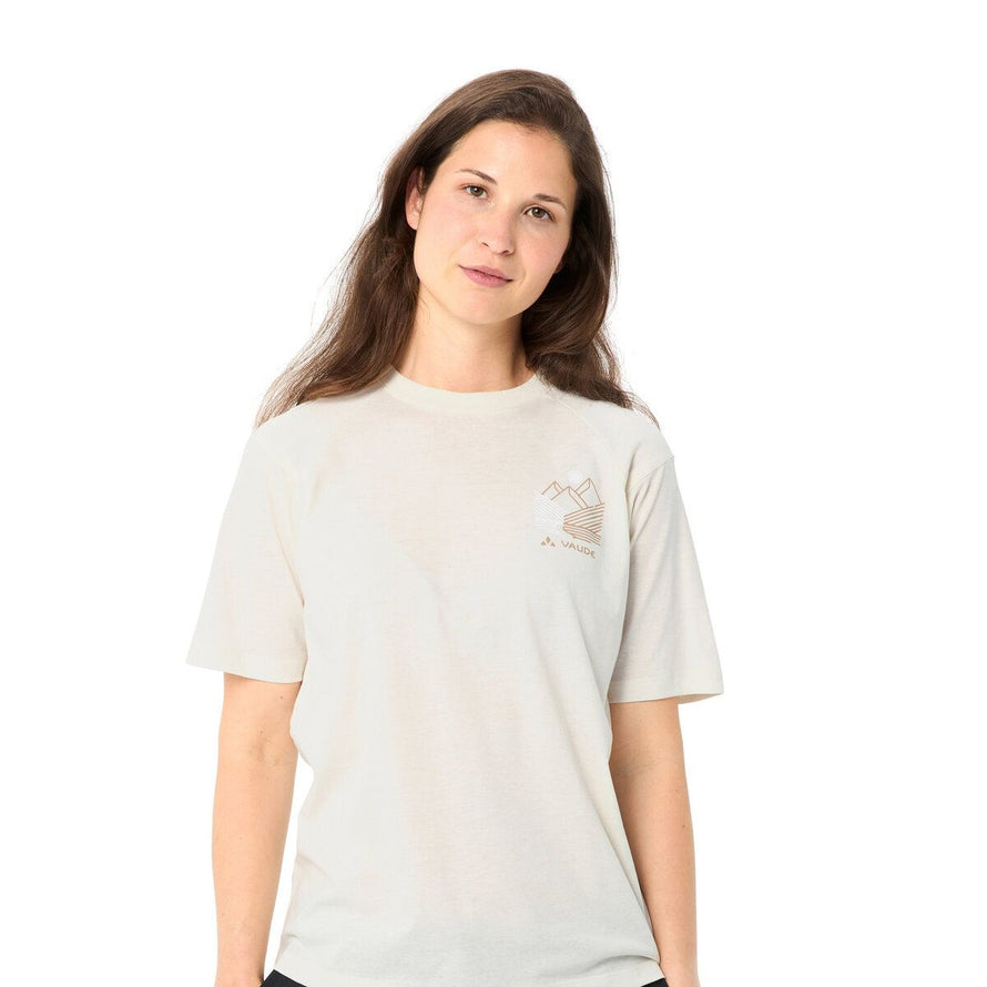 T-shirt Vaude Cyclist Casual Femme beige avec petit logo montagne et style urbain confortable