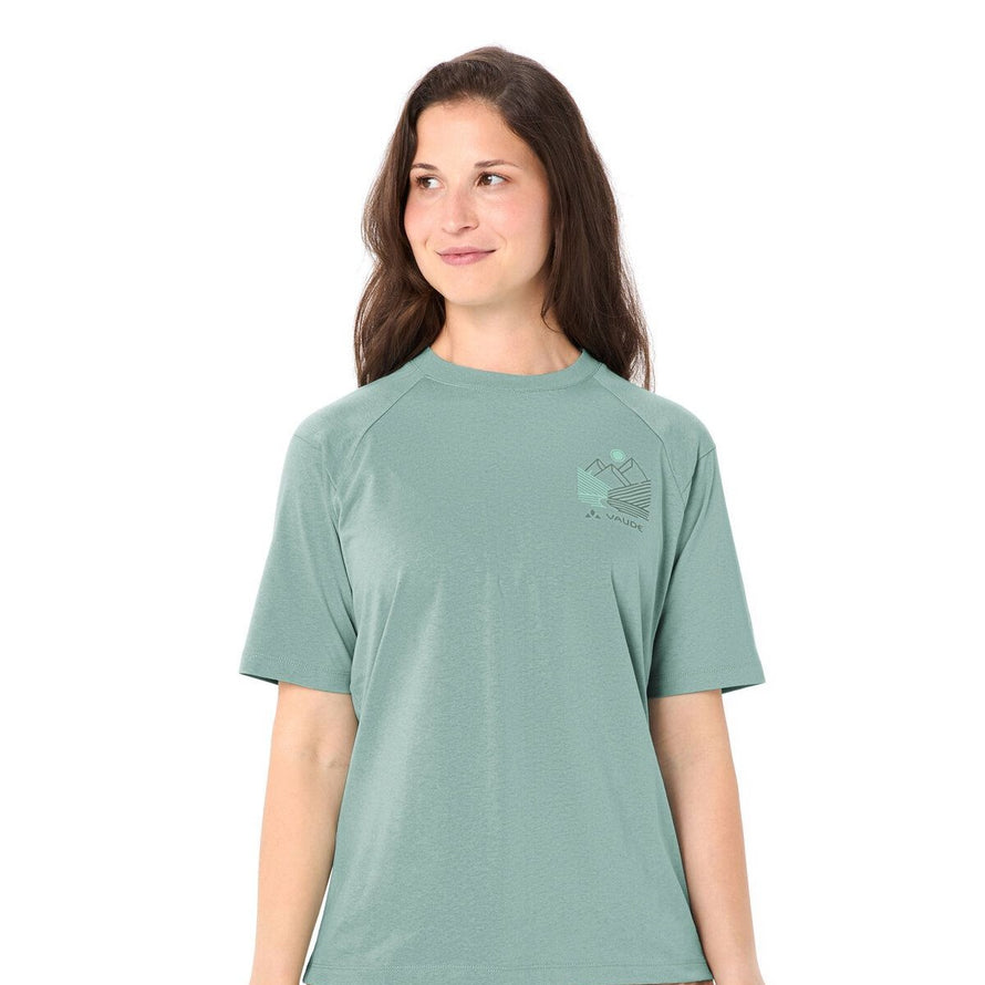 T-shirt Vaude Cyclist Casual Femme vert uni avec petit logo montagne sur poitrine, style simple et eco-responsable