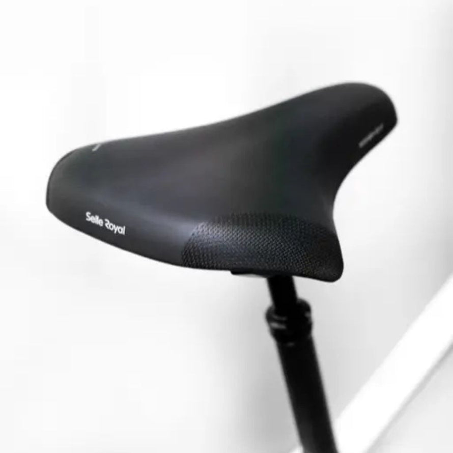 Selle Royal Essenza Gel du vélo électrique E2ST, réglable en hauteur et en inclinaison.
