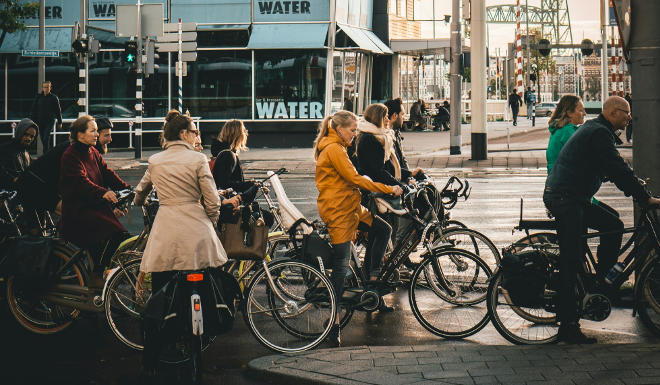 Vestirsi per andare al lavoro in bici: consigli per il bike to work