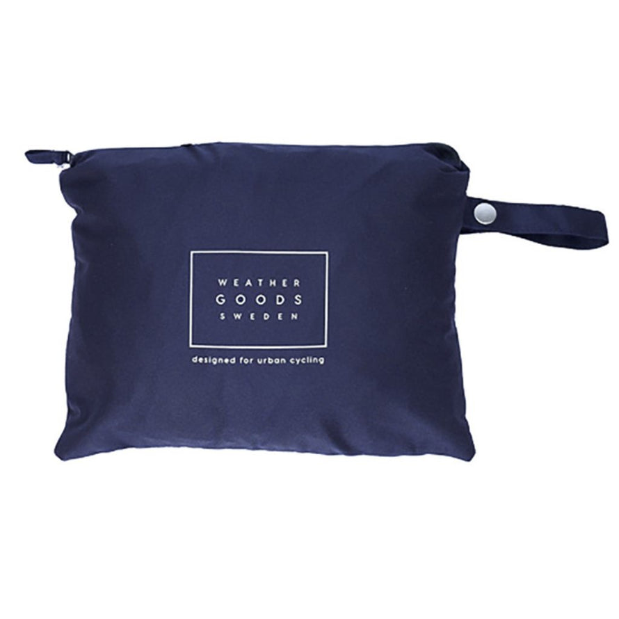 Pochette de rangement compacte du poncho Imbris Weathergoods Sweden, pratique pour transporter son équipement de pluie.