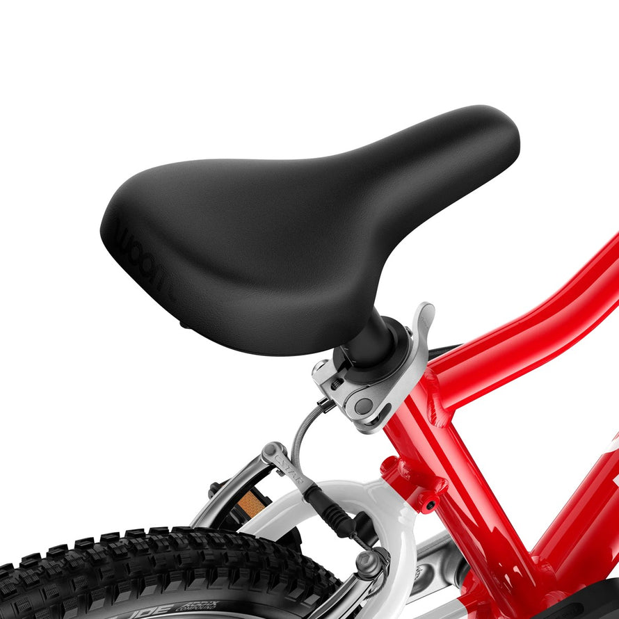 Selle noire confortable du vélo enfant Woom 4-6 ans modèle GO 3 pour un apprentissage agréable et sécurisé