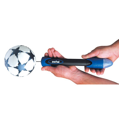 ball mit fahrradpumpe aufpumpen Max Zefal Pompe à mains de gonflage pour pneu vélo et ballon