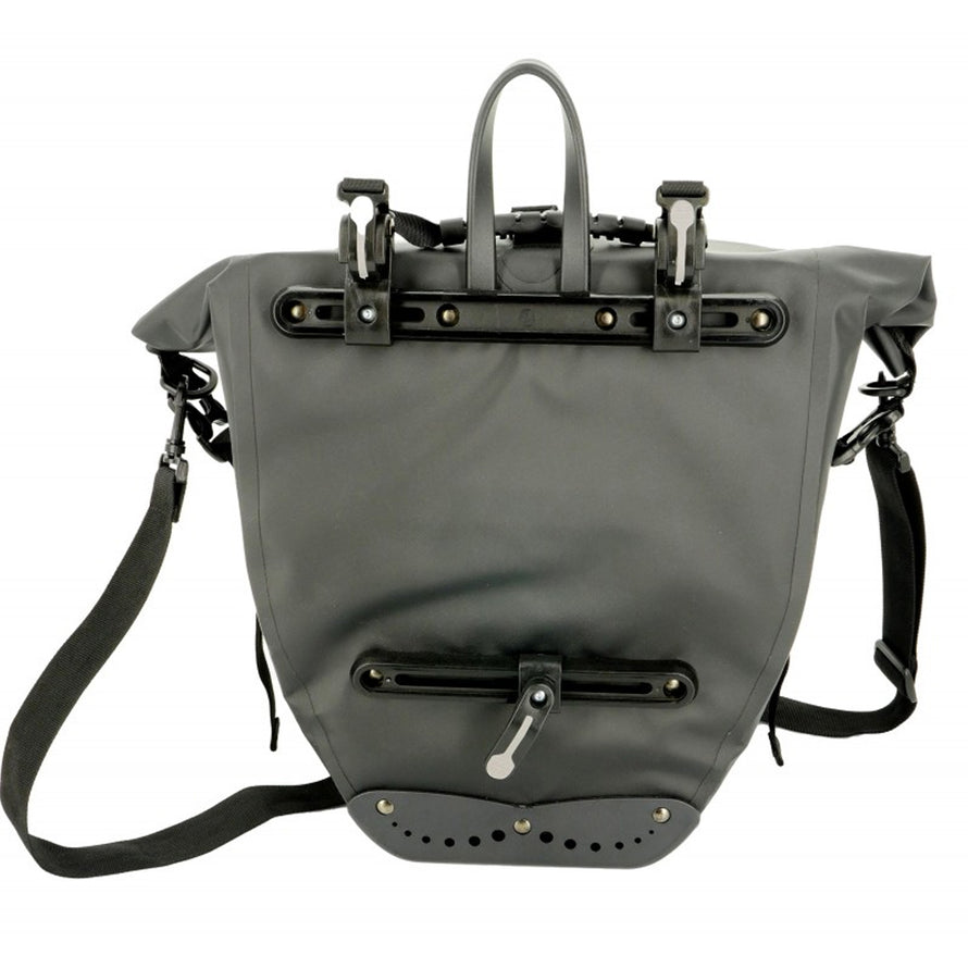 Sacoche vélo étanche Hapo-G 20L sur porte-bagages