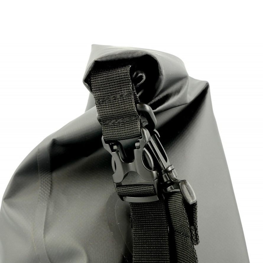 Sacoche vélo étanche Hapo-G 20L sur porte-bagages